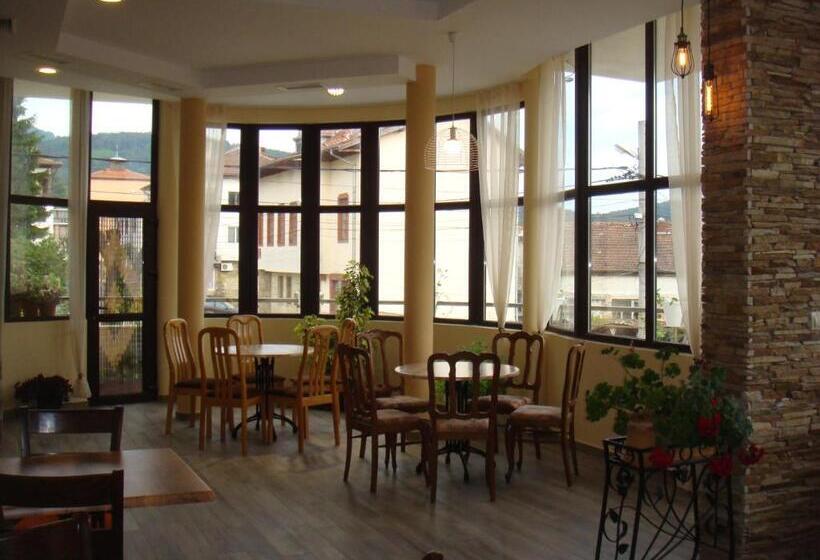بنسيون Guest House & Bistro Lefterova