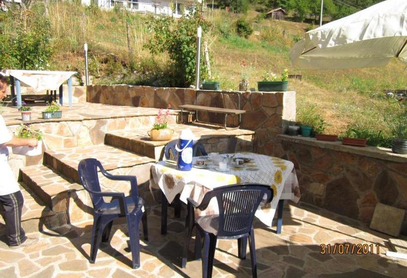 פנסיון Kristal Guest House