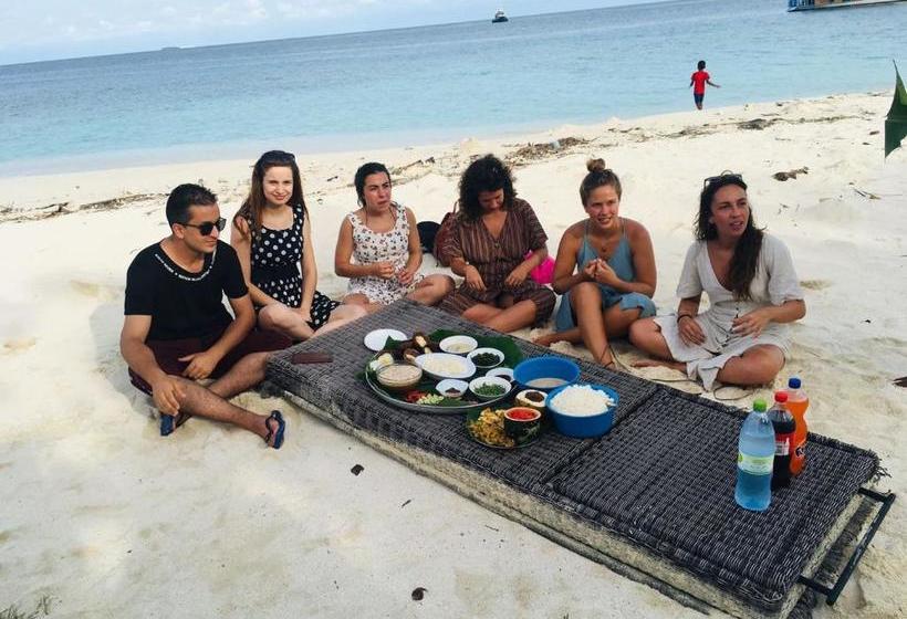 Pensió Marinabay Villa Himandhoo