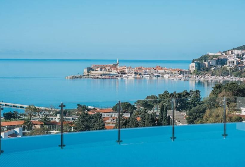 ホテル Iberostar Waves Slavija