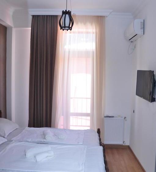 هتل Kobuleti Garden Inn