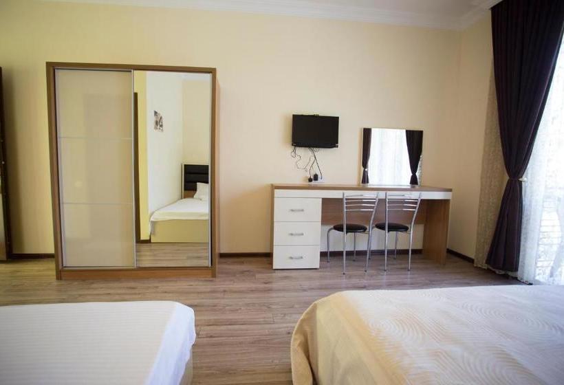 هتل Kobuleti Garden Inn