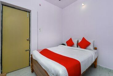 Oyo 27936 Hotel Welcome Tirupati
