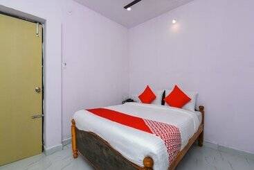 Oyo 27936 Hotel Welcome Tirupati