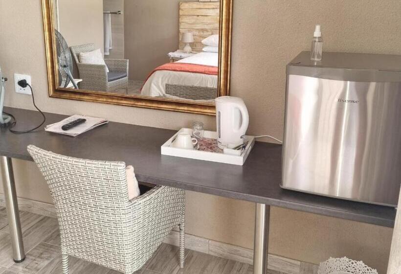 بنسيون Northern Vine Guesthouse B&b Self Catering