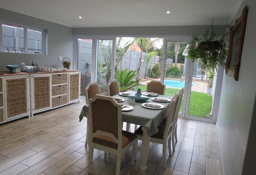 بنسيون Northern Vine Guesthouse B&b Self Catering