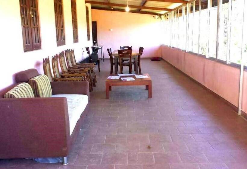 تختخواب و صبحانه Windy Hills Holiday Bungalow
