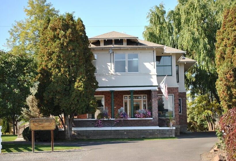 ユースホステル Birchfield Manor Inn And Restaurant