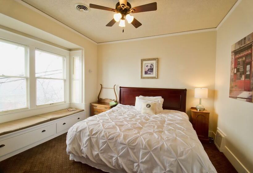 ユースホステル Birchfield Manor Inn And Restaurant