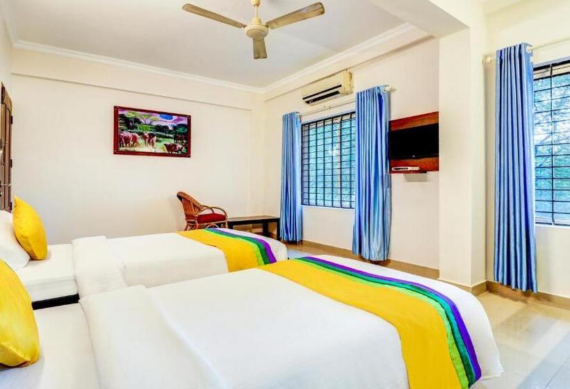 Itsy Hotels Ammu Regency