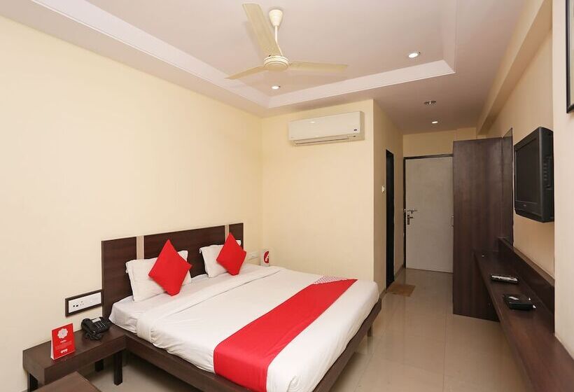 Oyo 22040 Hotel Central Plaza