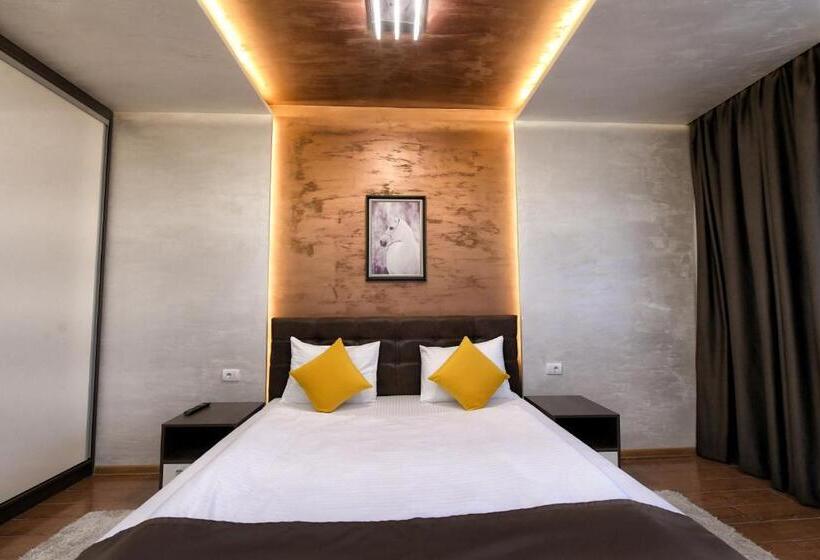 Garnet Hotel & Event Centar