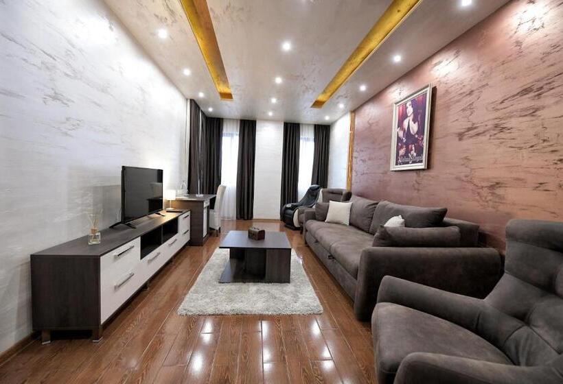 Garnet Hotel & Event Centar