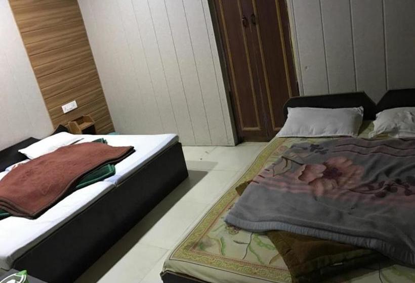 فندق Goroomgo Neelam Raj Mallital, Nainital