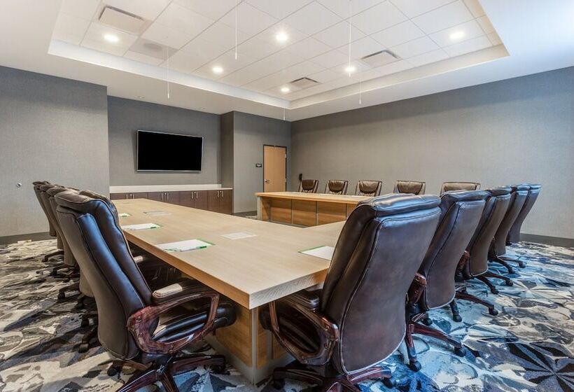 فندق Holiday Inn & Suites Cedar Falls Waterloo Event Ctr, An Ihg