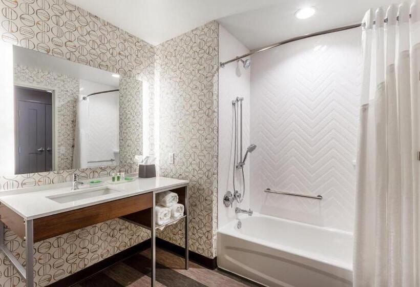 فندق Holiday Inn & Suites Cedar Falls Waterloo Event Ctr, An Ihg