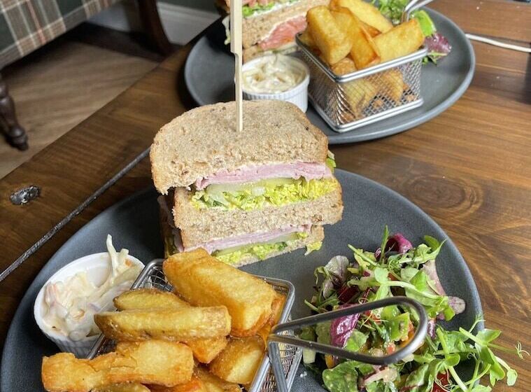 فندق The Olde Ship Inn