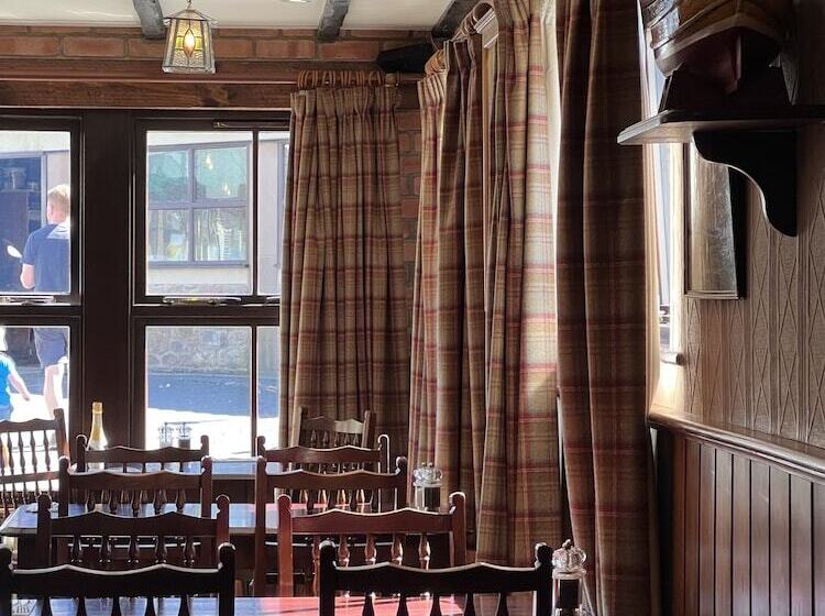 فندق The Olde Ship Inn