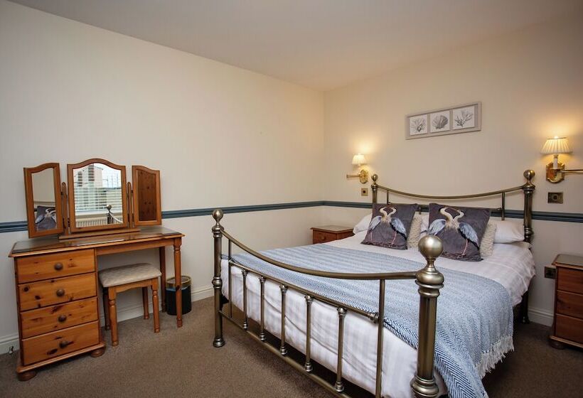 فندق The Olde Ship Inn