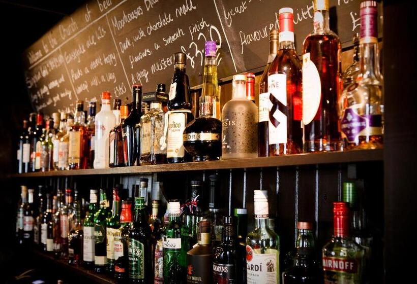 هاستل The Carden Arms