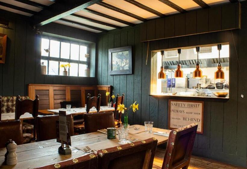 هاستل The Carden Arms
