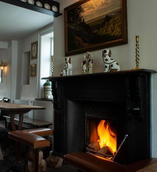 هاستل The Carden Arms