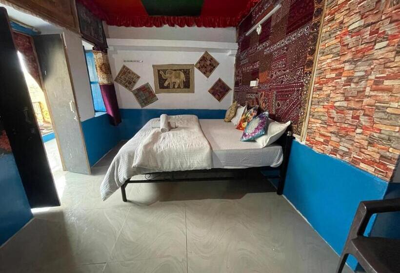 تختخواب و صبحانه Mirvana Guest House & Camel Safari