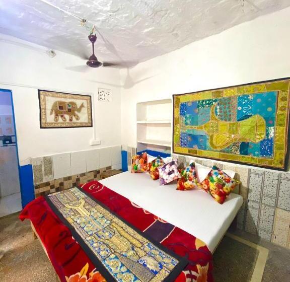 تختخواب و صبحانه Mirvana Guest House & Camel Safari
