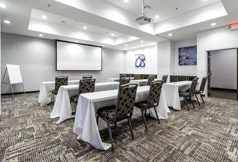 فندق Hampton Inn Locust Grove