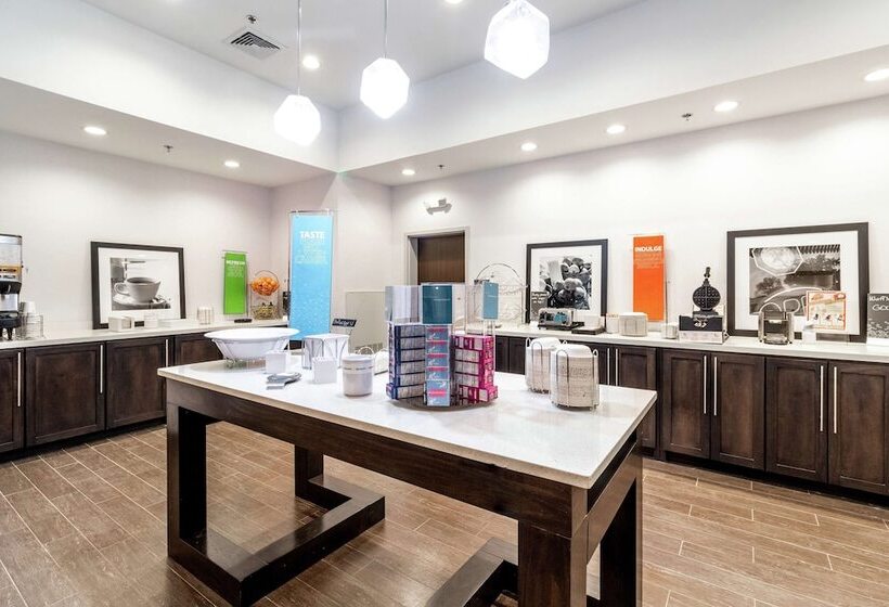 فندق Hampton Inn Locust Grove