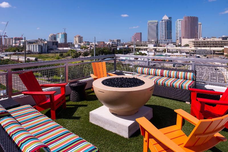 בית מלון כפרי Home2 Suites By Hilton Tampa Downtown Channel District