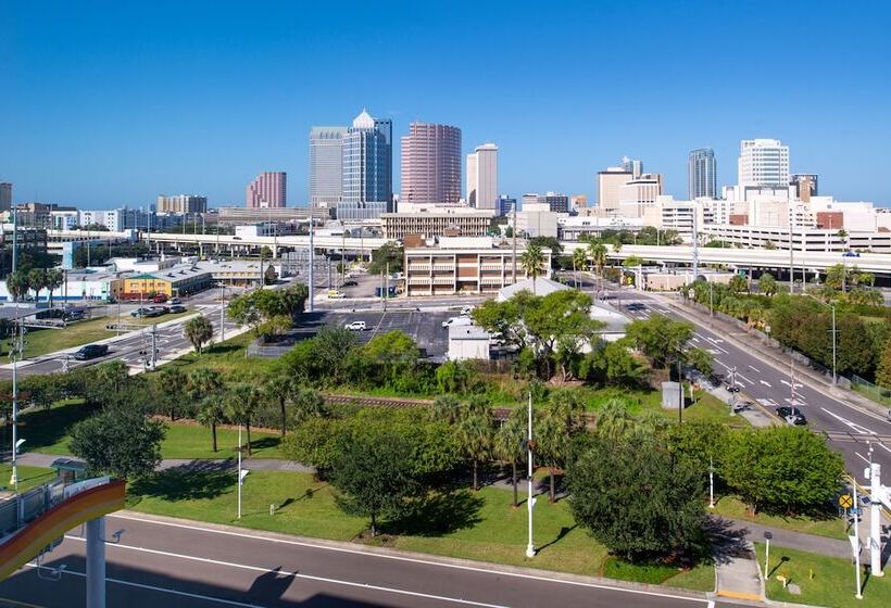 בית מלון כפרי Home2 Suites By Hilton Tampa Downtown Channel District
