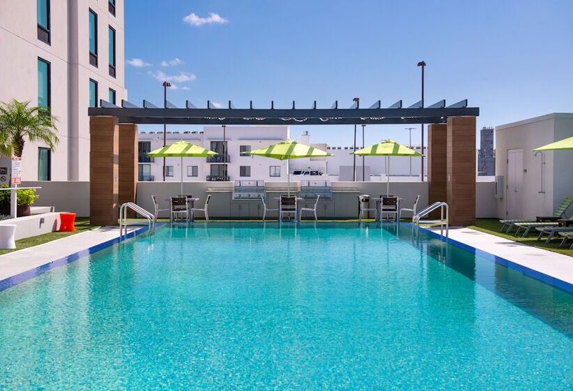 هتل Home2 Suites By Hilton Tampa Downtown Channel District