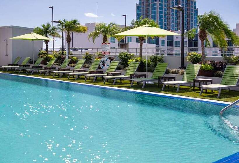בית מלון כפרי Home2 Suites By Hilton Tampa Downtown Channel District