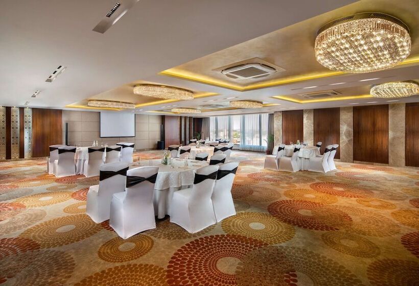 ホテル Nirvana Sarovar Portico Gorakhpur