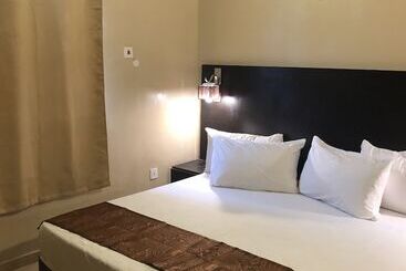 هتل Posh Apartments Business