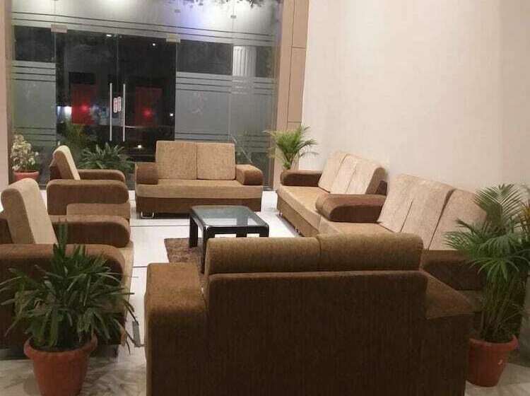 فندق Shashinag Clarks Inn