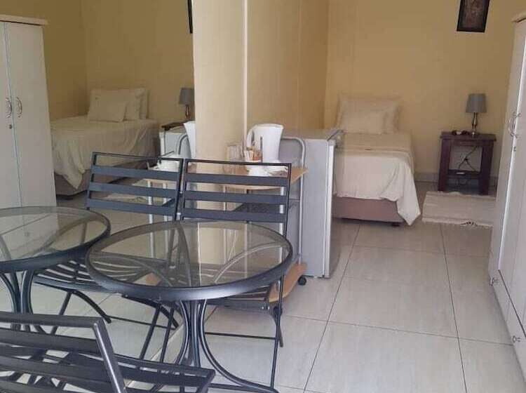پانسیون Esperanca Guesthouse