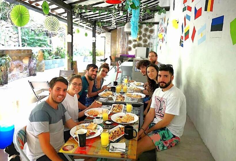 پانسیون Green Door San Gil