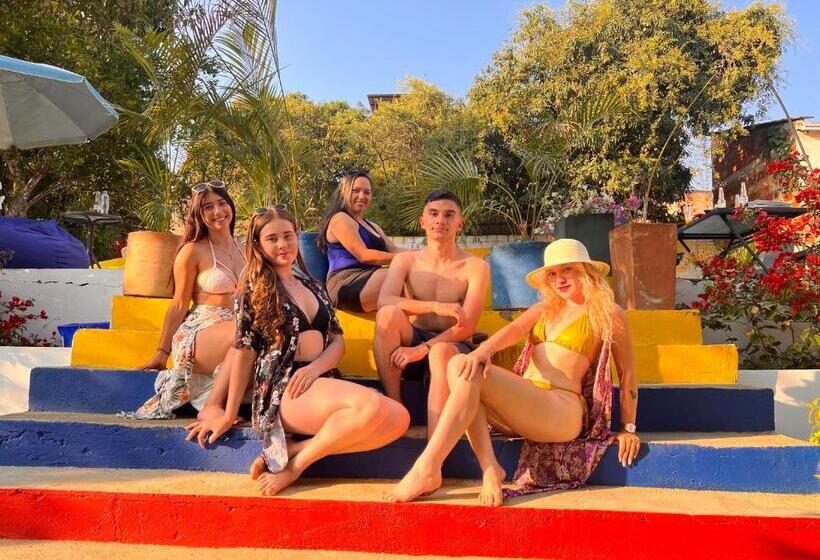 پانسیون Green Door San Gil