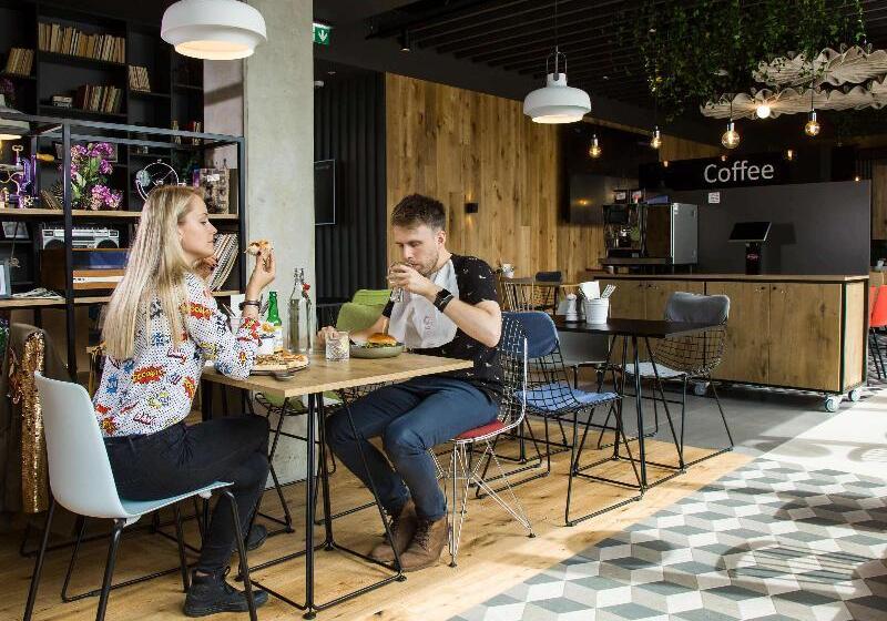 هتل Ibis Tallinn Center
