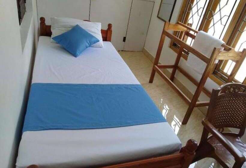 تختخواب و صبحانه Colonial Inn