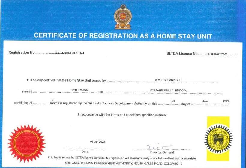 تختخواب و صبحانه Little Swan Guest House