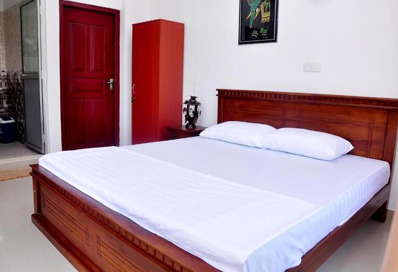 تختخواب و صبحانه Little Swan Guest House
