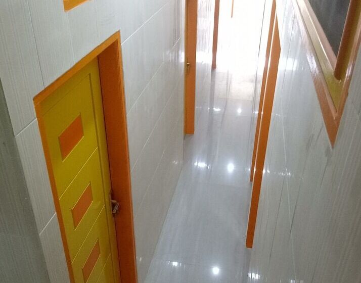 پانسیون Hong Jaya Homestay   Hostel