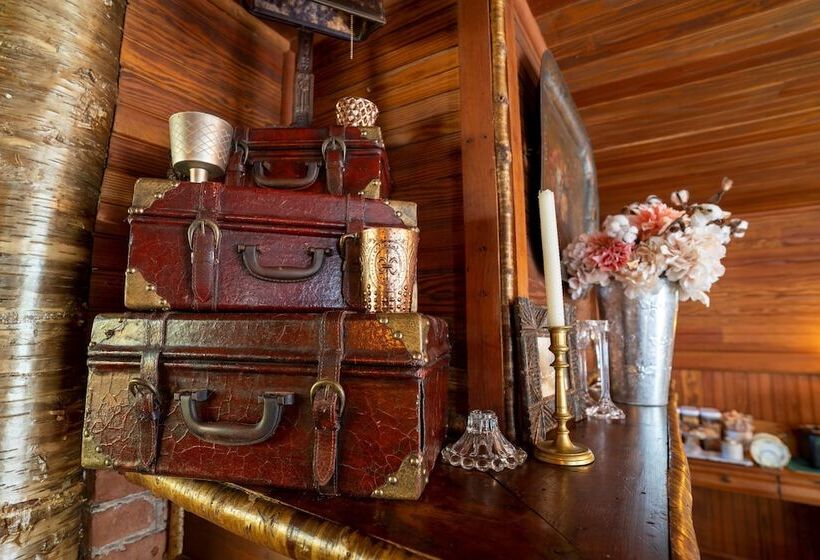 فندق Lake Placid Stagecoach Inn