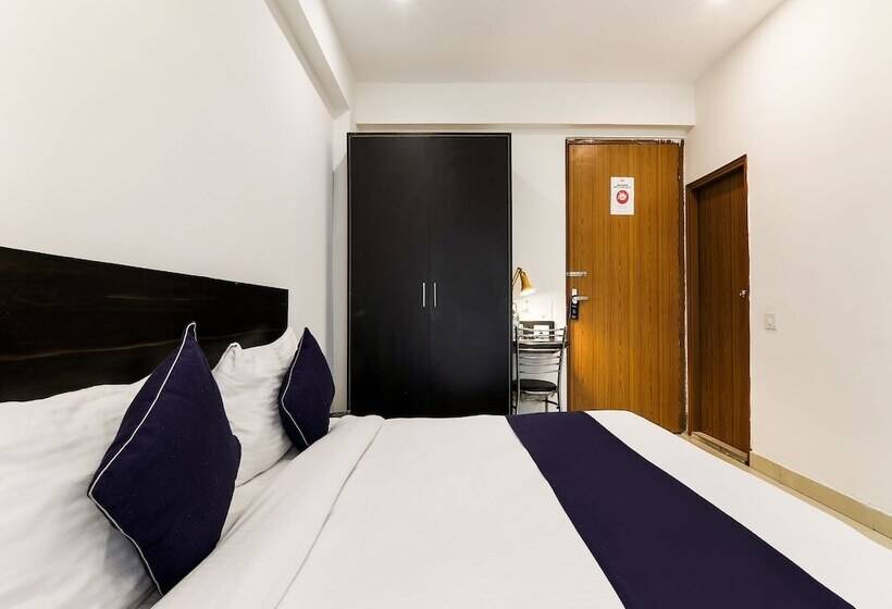 בית מלון כפרי Silverkey Executive Stays 24588 Cd Sohna Road