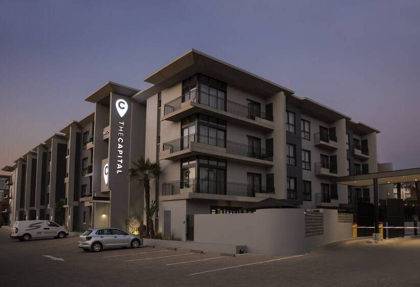 בית מלון כפרי The Capital Melrose