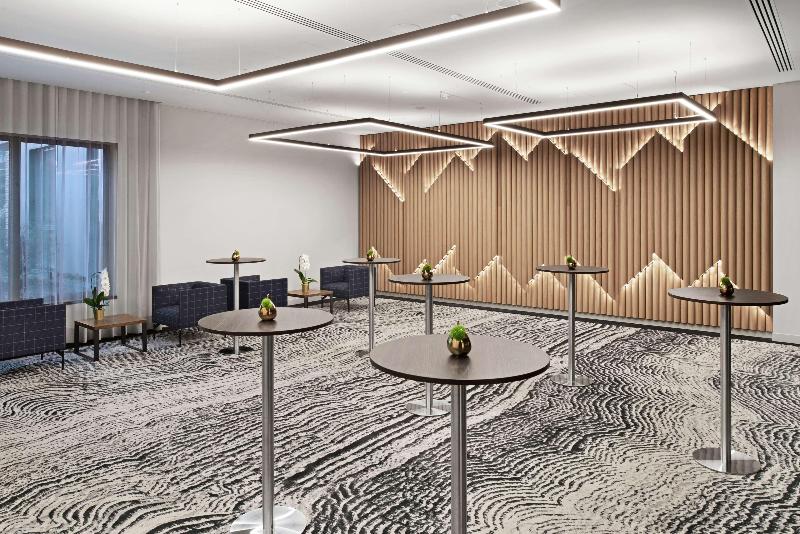 هتل Hilton Garden Inn Vilnius City Centre