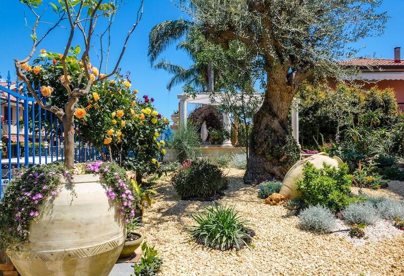 پانسیون Mediterranean Charm